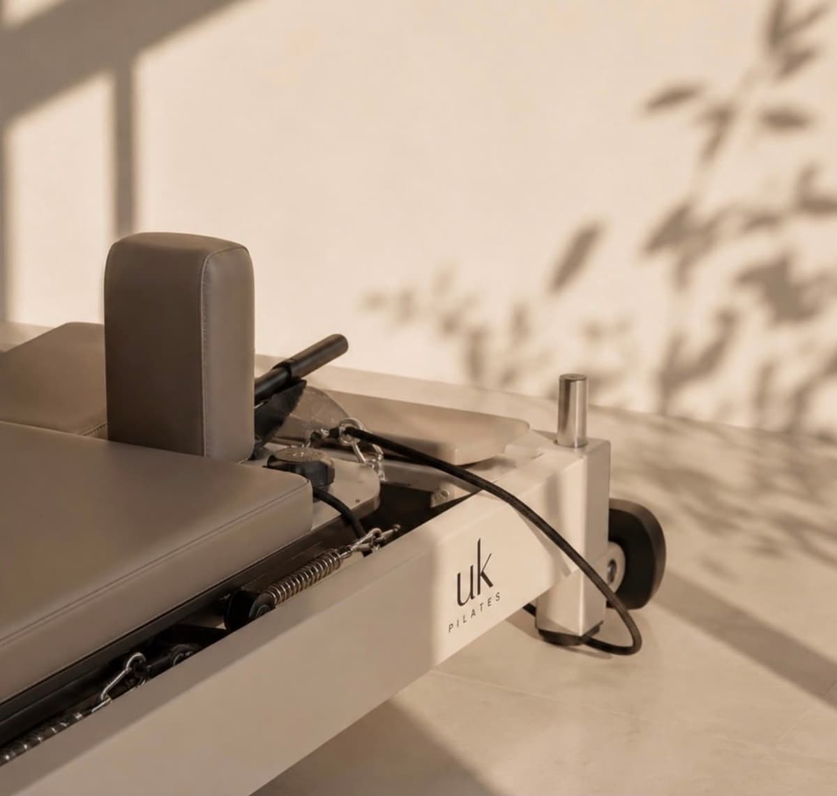 Reformer-Übung im Studio